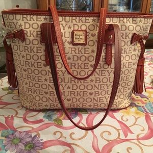 ⚠️NEGOTIABLE⚠️ Dooney & Bourke Shoulder Bag